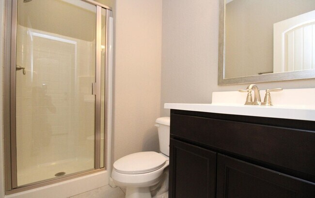 Building Photo - Stunning 3-bedroom, 3-bathroom home located in the heart of Peoria, AZ.