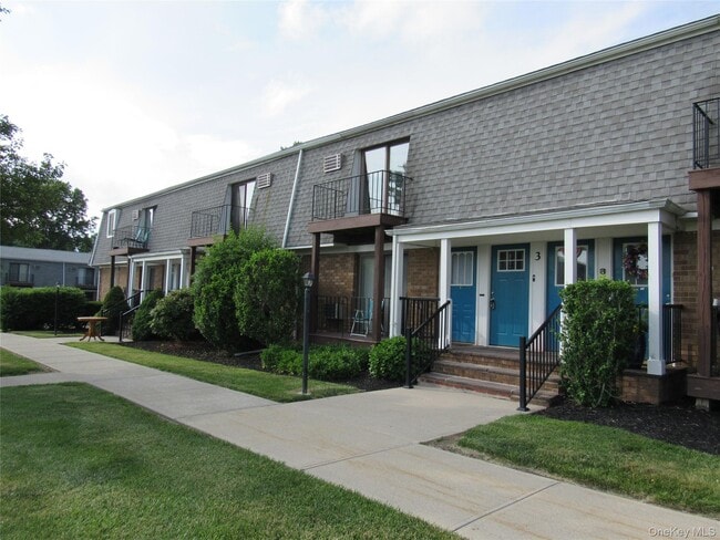 Building Photo - 2 Fortune Rd W