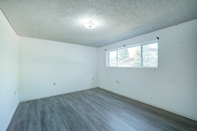 Building Photo - 5Bd/3Ba Edmonds House