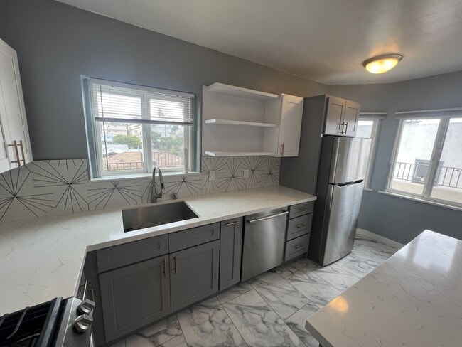 Building Photo - 2221 Polk Ave