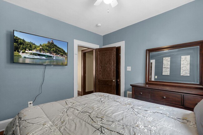 Building Photo - 366 Berkeley Rd