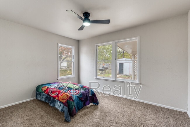 Building Photo - 322 Kate Schenck Ave