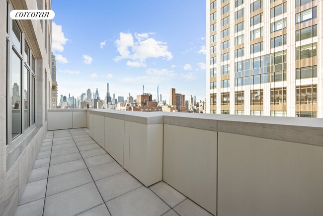 Building Photo - 300 E 83rd St