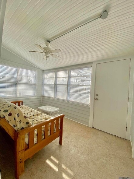 Building Photo - 14039 Young Rd