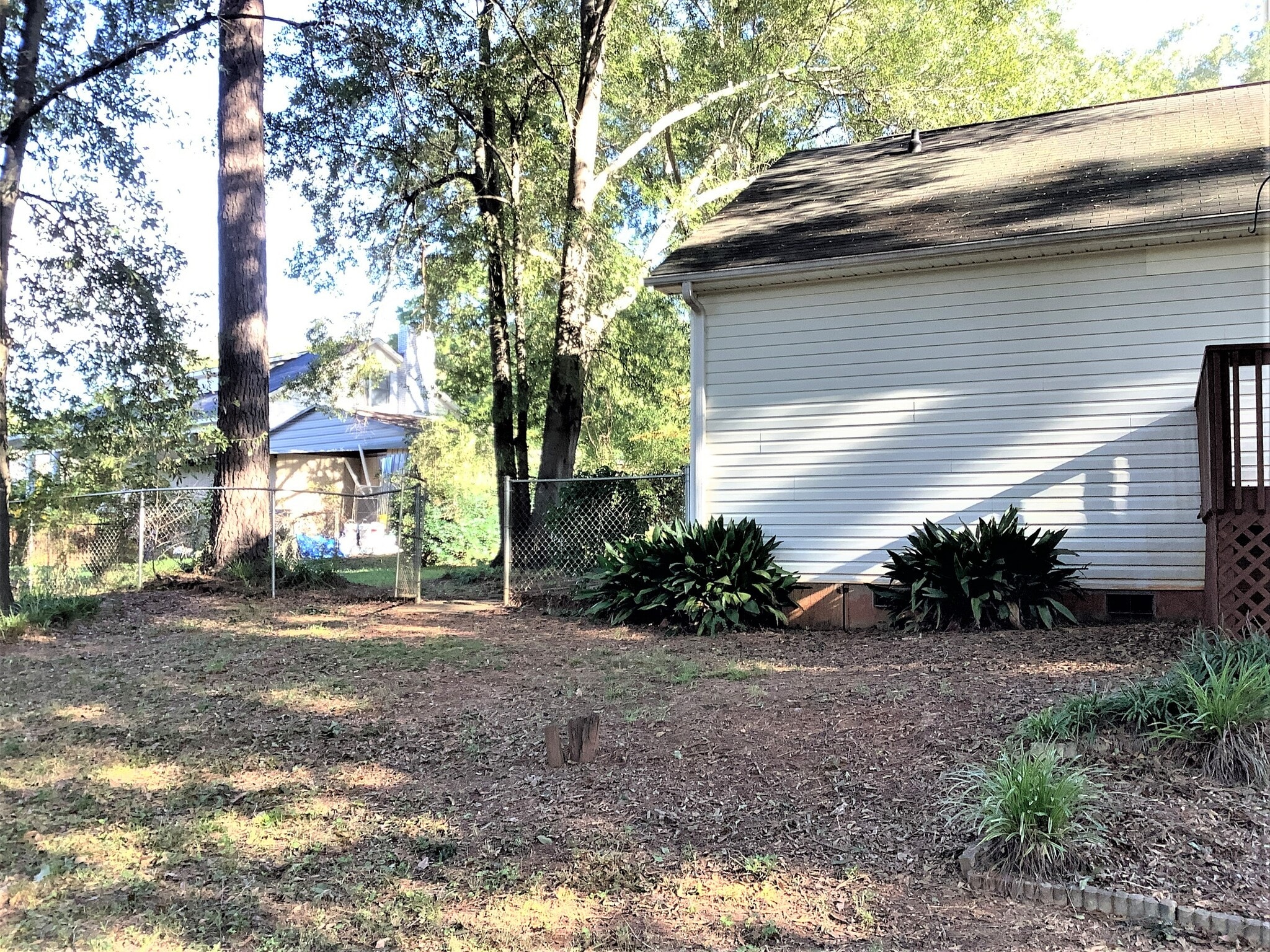 Building Photo - 1208 Williamsburg Dr