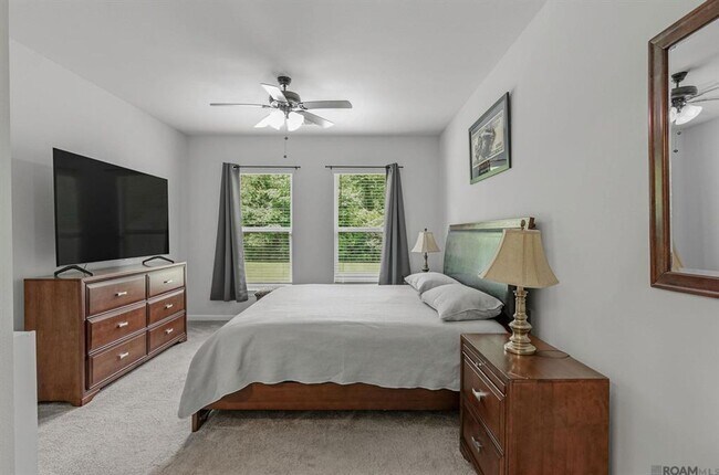 Building Photo - Modern 3 Bedroom Home with Private Backyard Views in Forestwood