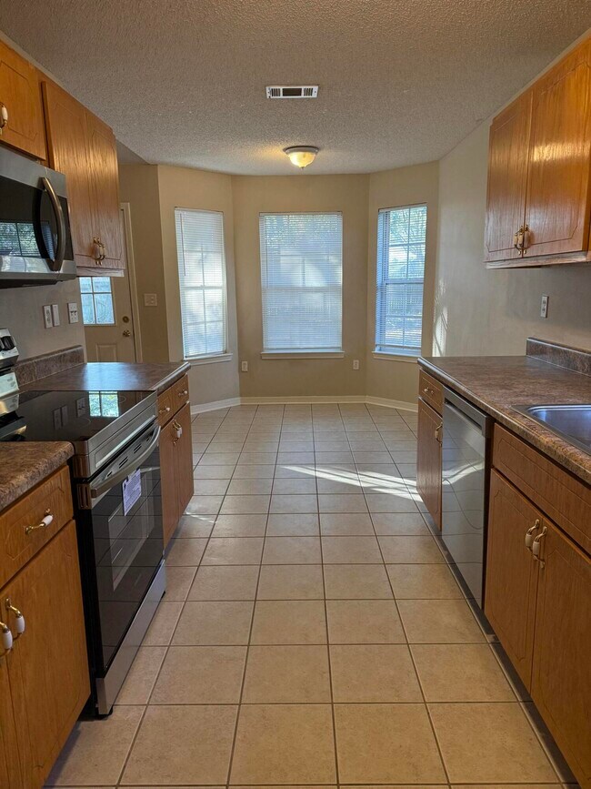 Building Photo - 192 Mary Ln