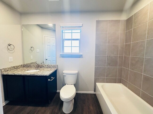 Building Photo - 5611 Rio Cyn