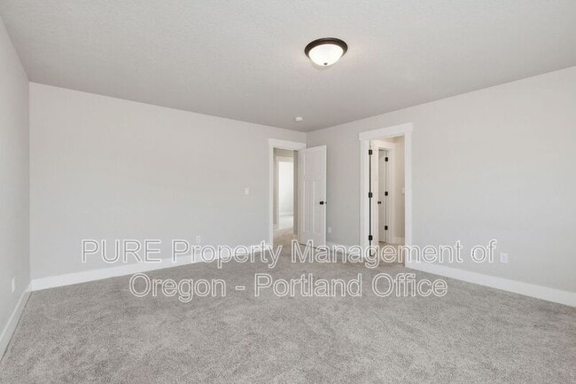 Building Photo - 1730 NE Gilbert Ln