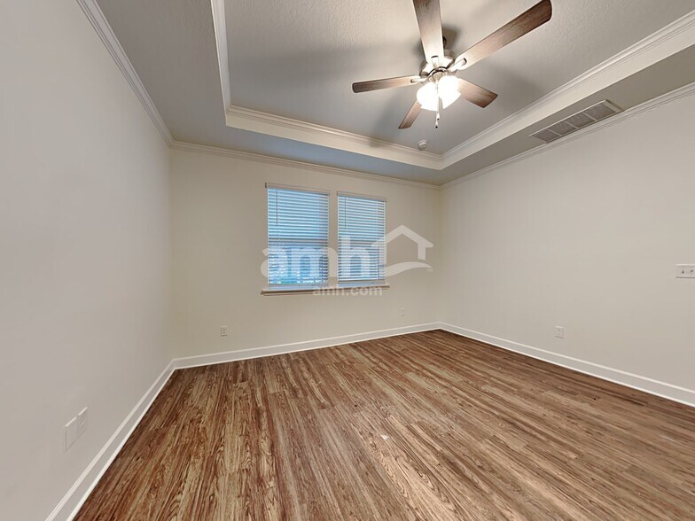 Building Photo - 990 Summer Stone Lp