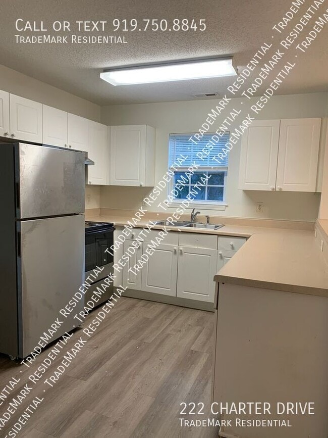 Building Photo - 222 Charter Dr