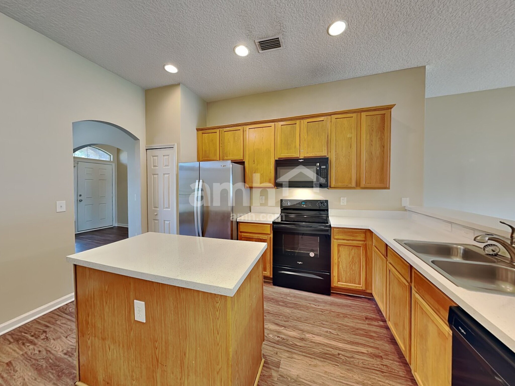 Building Photo - 9177 Prosperity Lake Dr