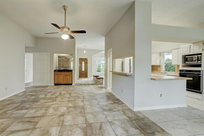 Building Photo - 3826 Carya Cir