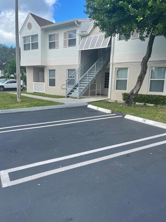 Building Photo - 17565 NW 67th Pl