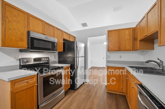 Building Photo - 25 Inconnu Dr