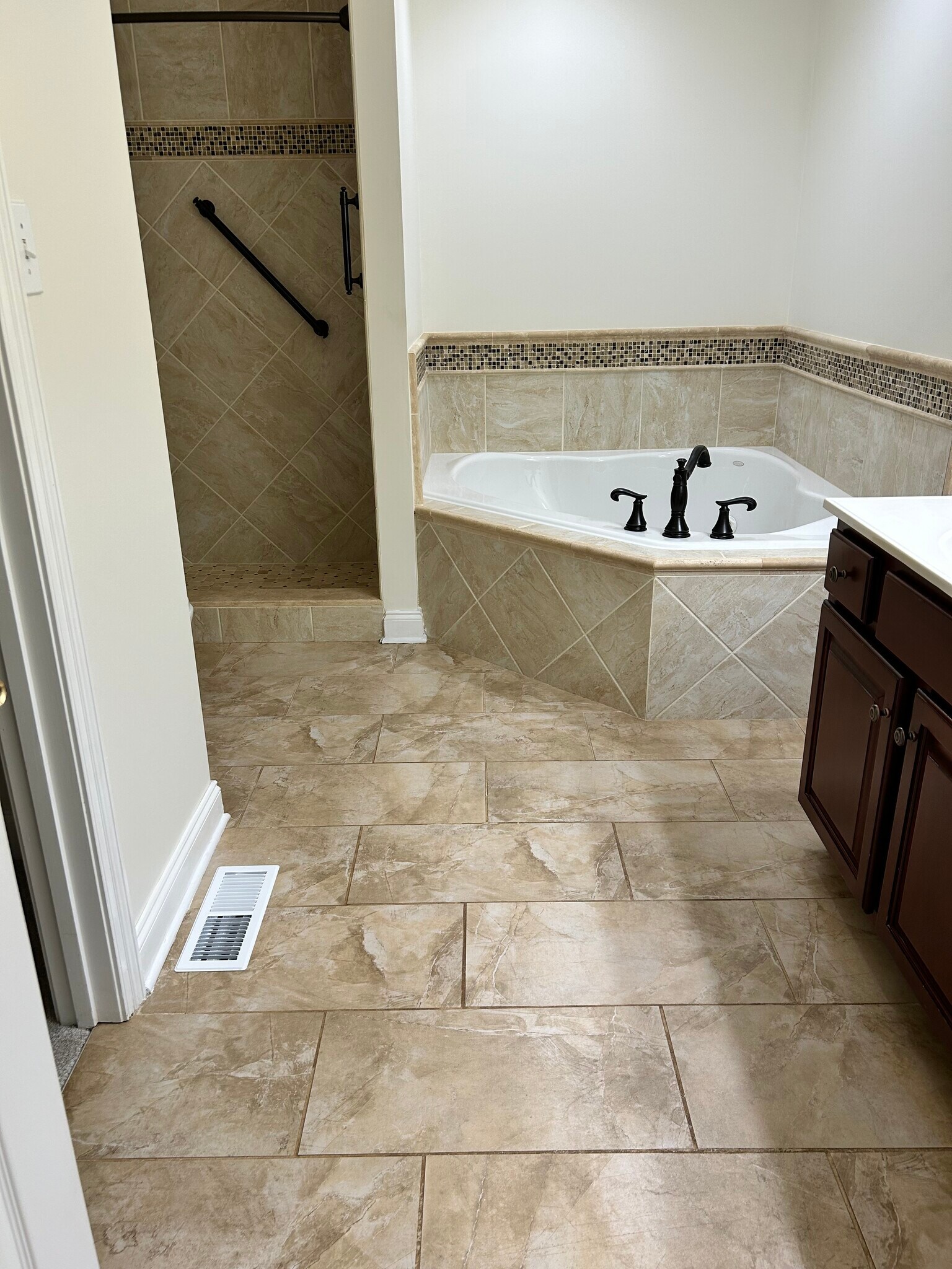 Master bath - 13051 Sanderling Ln