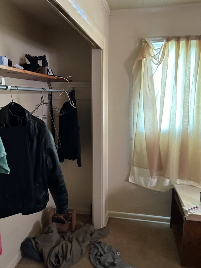 Building Photo - Welcome Home to Your Charming 1-Bedroom Apartment in Troy!