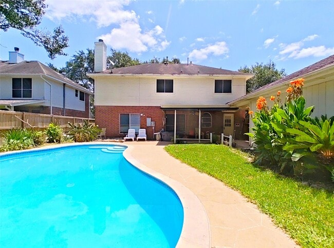 Building Photo - 2810 White Oak Ln