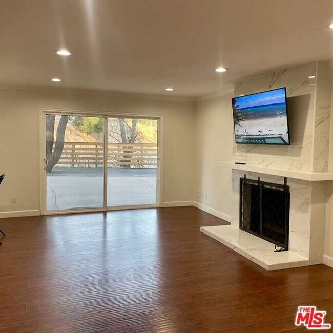 Building Photo - 11158 Newcastle Ave