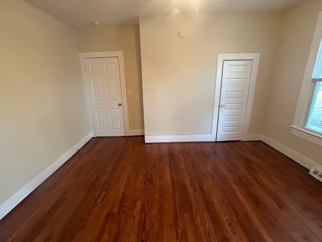 Building Photo - 1506 Charlton St