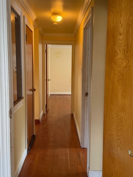 Building Photo - 3400 Sheidy Ave