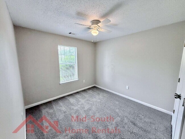 Building Photo - 4473 Cleopatra Cove N