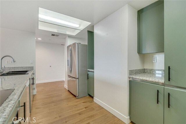 Building Photo - 850 E Ocean Blvd