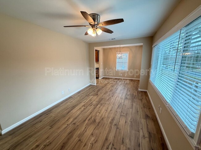 Building Photo - 1900 Selwyn Dr