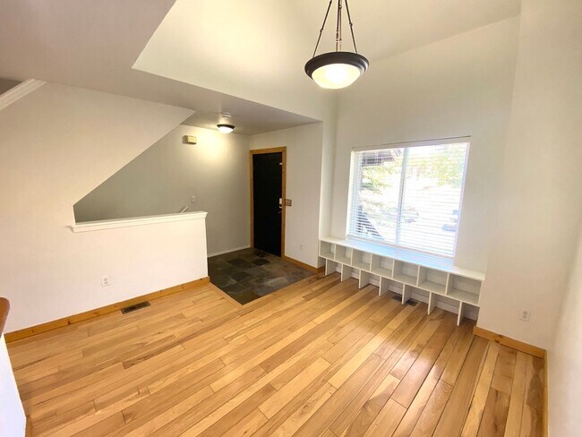 Building Photo - Flexible lease terms! Move in Special!  Wa...