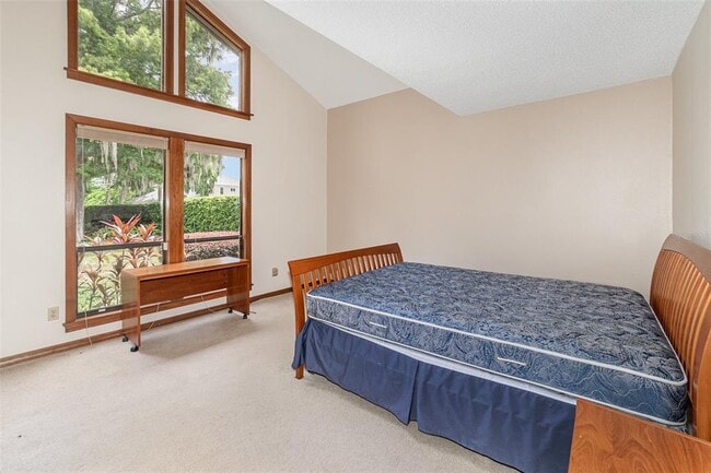Building Photo - 2020 Venetian Way