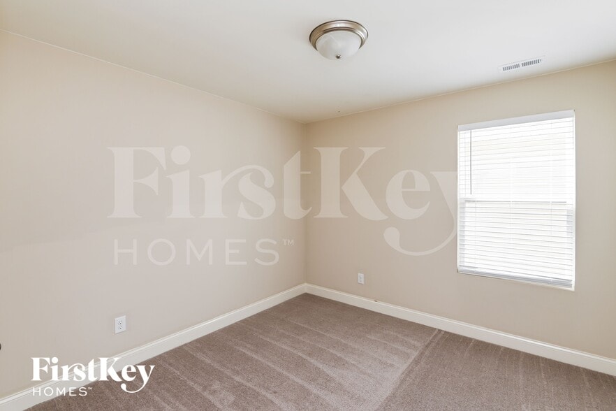 Building Photo - 9317 Sloan Forest Dr