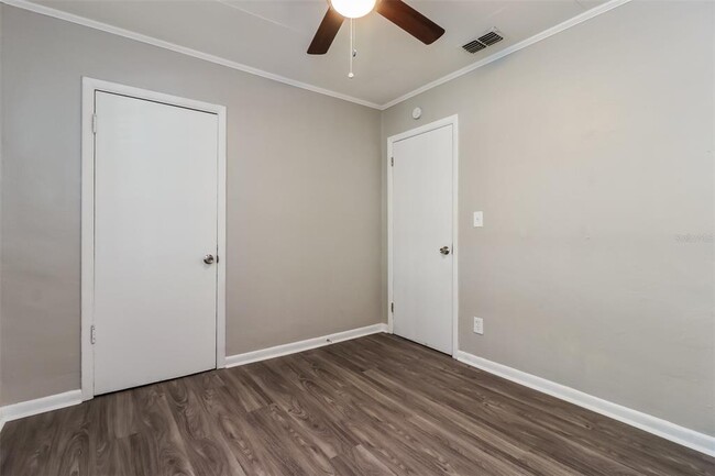 Building Photo - 6806 Lyman Ave