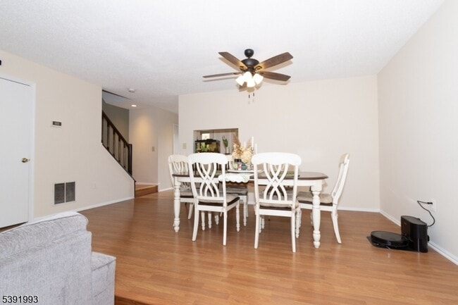 Building Photo - 242 Penns Way