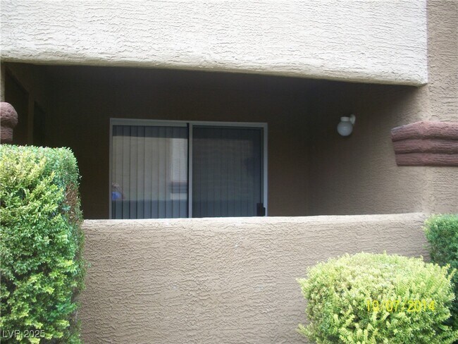 Building Photo - 5055 W Hacienda Ave