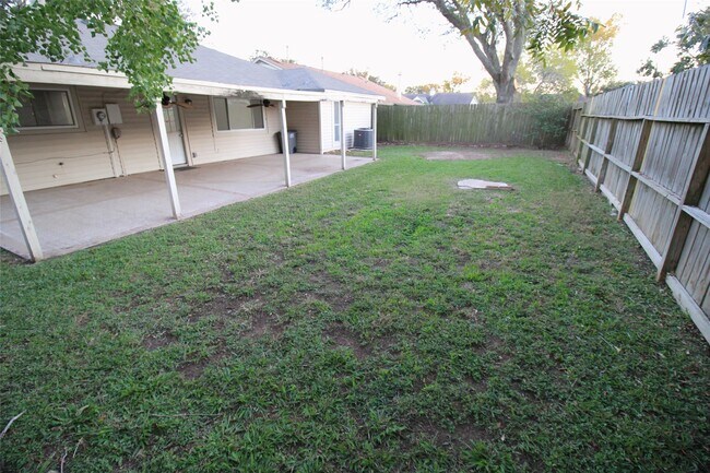 Building Photo - 20074 Crazy Horse Cir