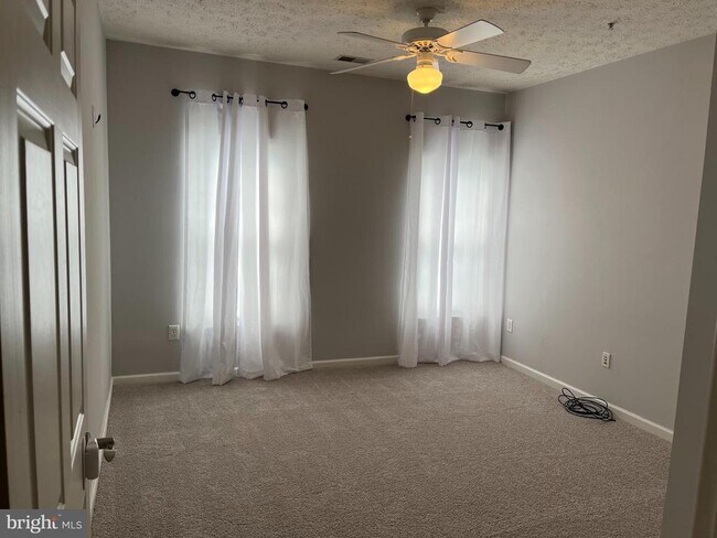 Building Photo - 2503 Amber Orchard Ct W