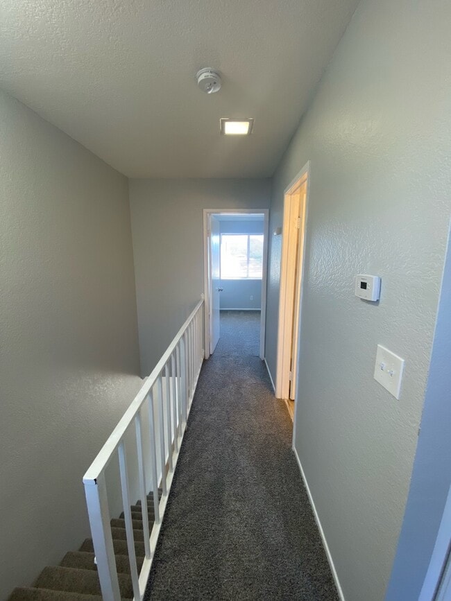 Building Photo - 1460 Kendall Dr