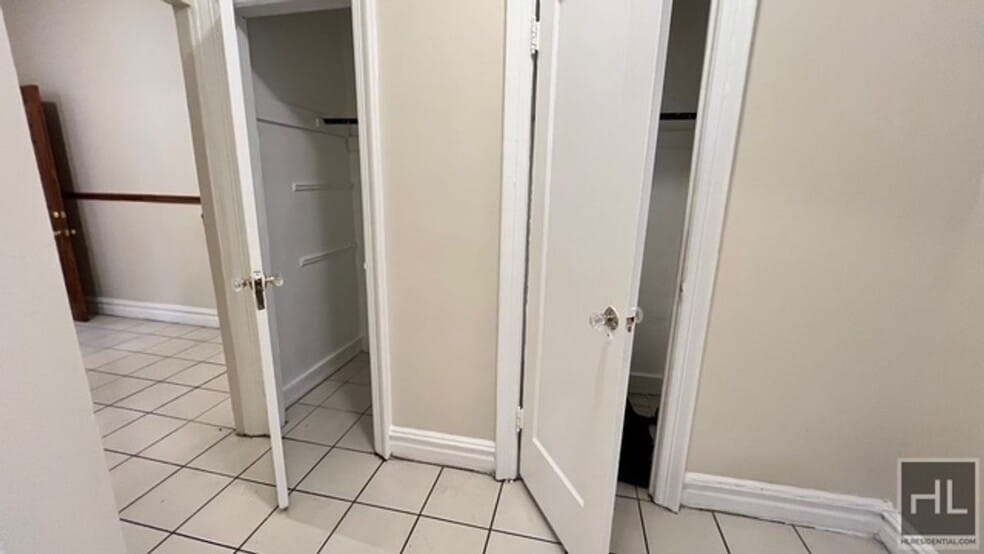 Building Photo - 797 Lenox Rd