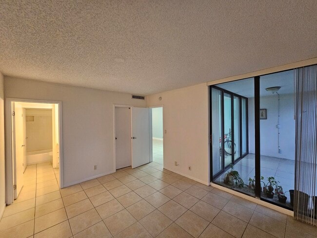 Building Photo - 8441 Forest Hills Dr