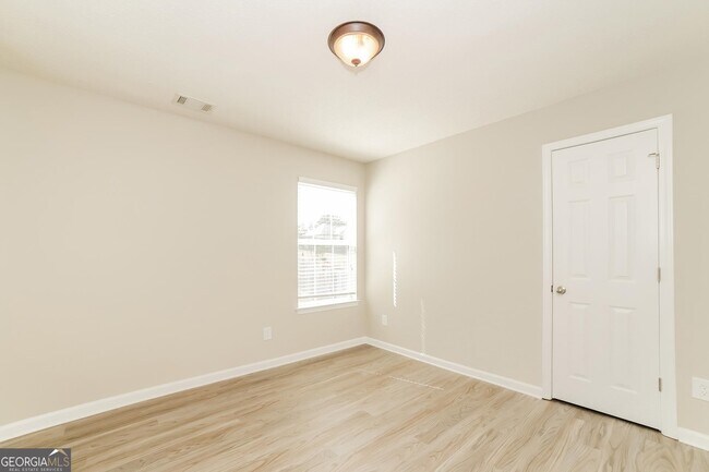 Building Photo - 6801 Fireside Ln