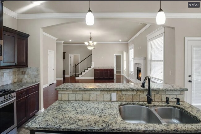 Building Photo - Beautiful 4 Bedroom 3 Full Bathroom DREAM ...