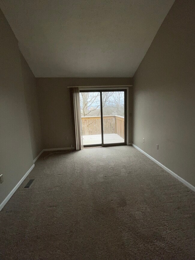 Building Photo - 1305 Camphill Way