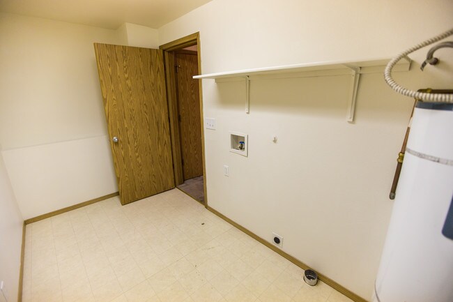 Building Photo - 3328 Argyle Dr S