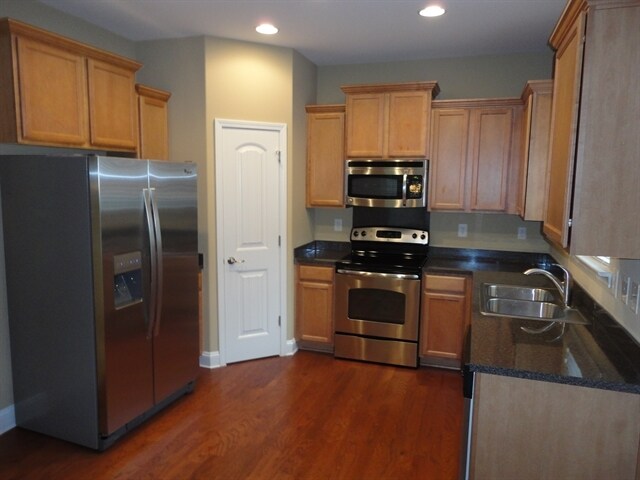 Building Photo - 667 W Heatherstone Ln