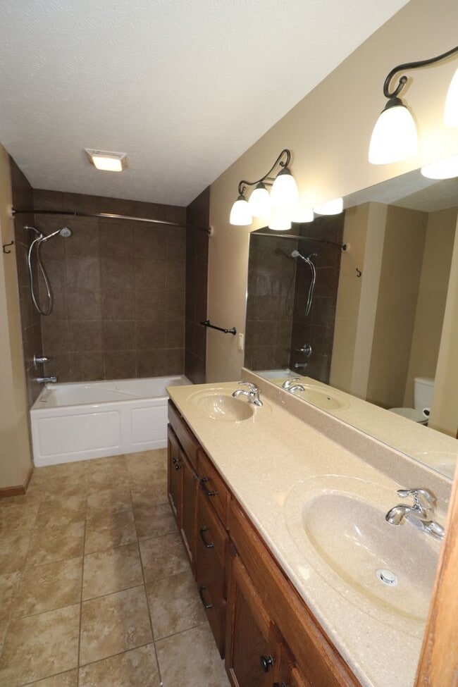 Building Photo - Country House for rent