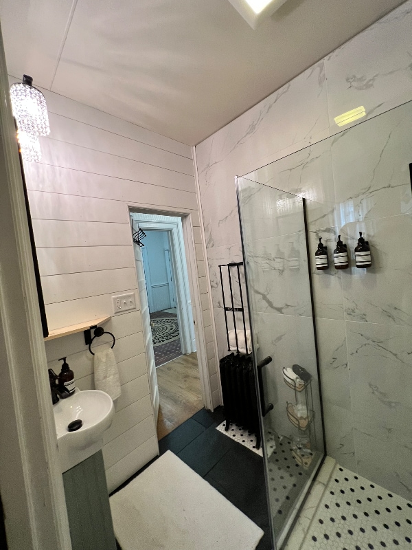 Building Photo - 701 N Lincoln St