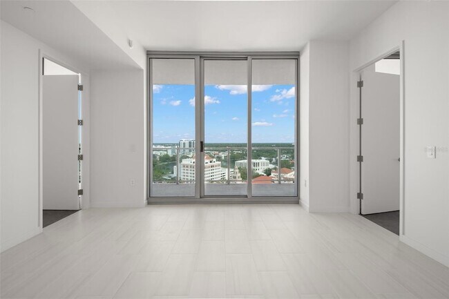 Building Photo - 400 Central Ave