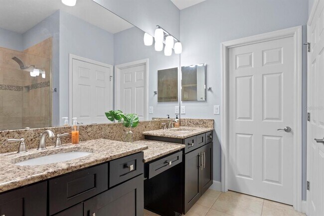 Building Photo - 8711 Terracina Lake Dr