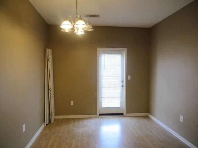 Building Photo - 119 Pine Meadows Cir