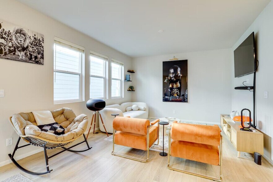 Building Photo - 6026 N Orleans St